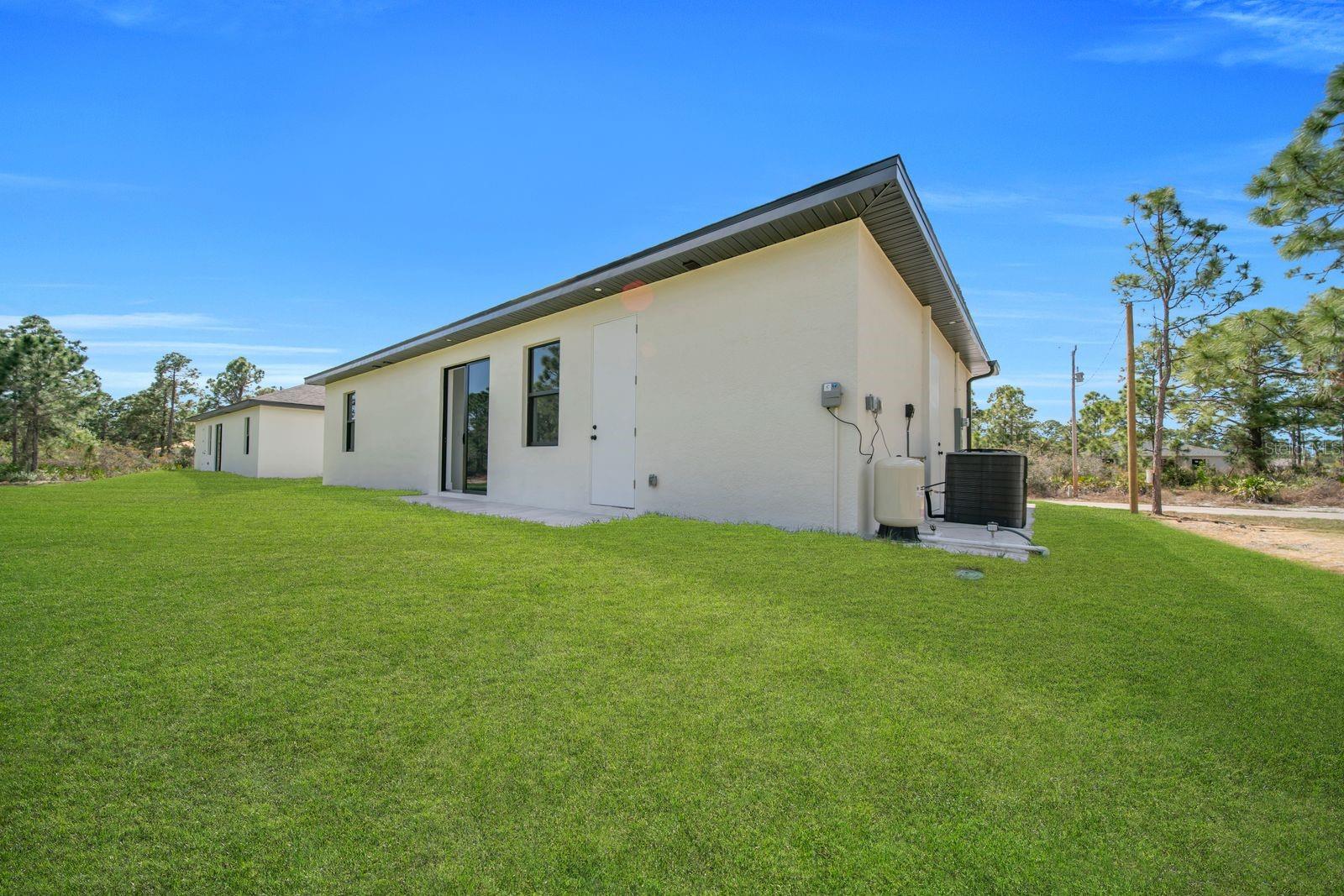 635 SUMMIT AVE S, LEHIGH ACRES, FL — photo 26