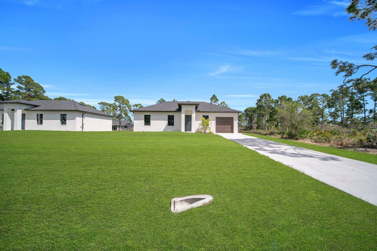 637 SUMMIT AVE S, LEHIGH ACRES, FL