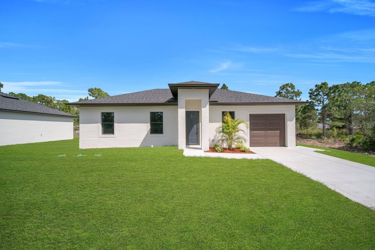 637 SUMMIT AVE S, LEHIGH ACRES, FL — photo 2