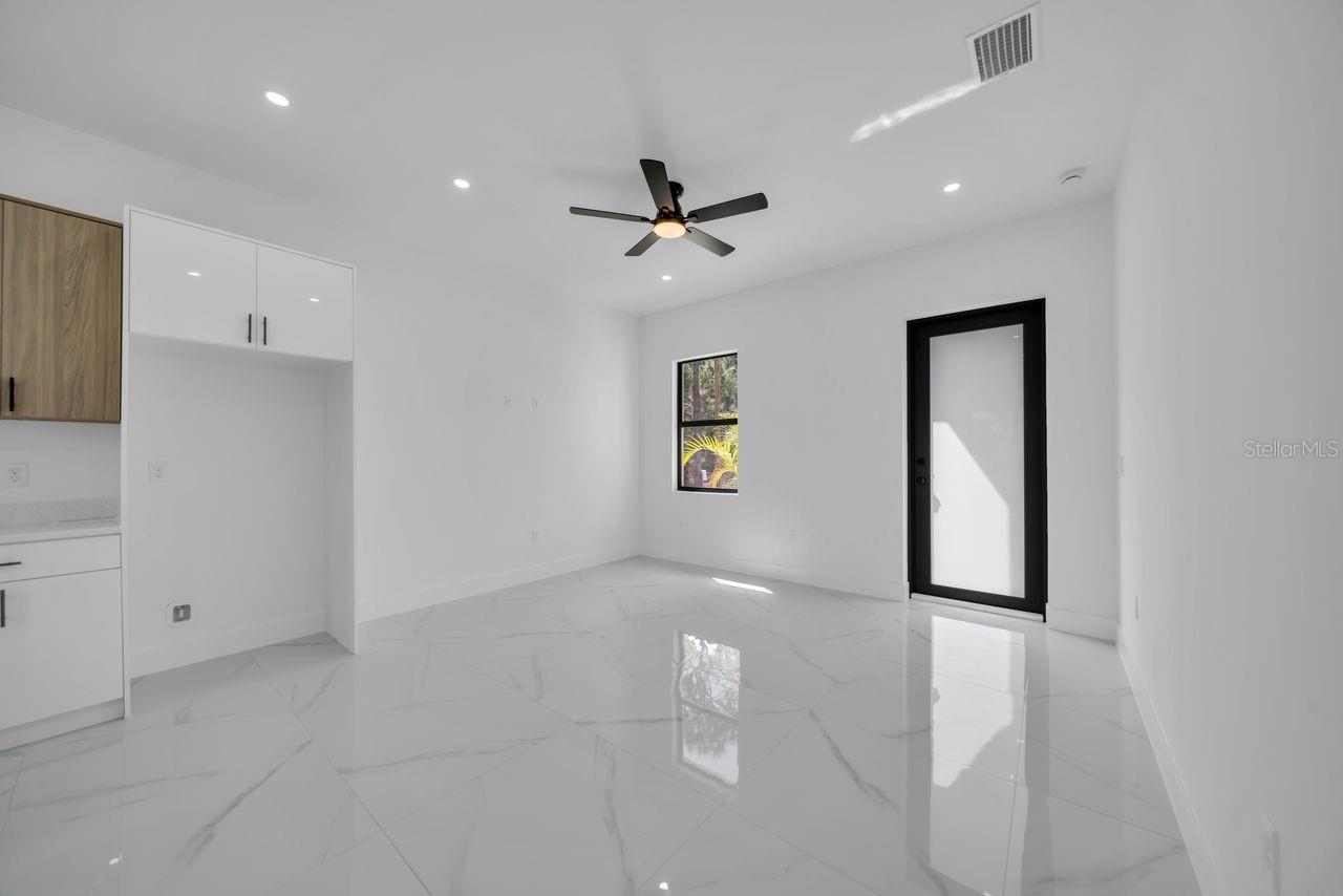 637 SUMMIT AVE S, LEHIGH ACRES, FL — photo 5