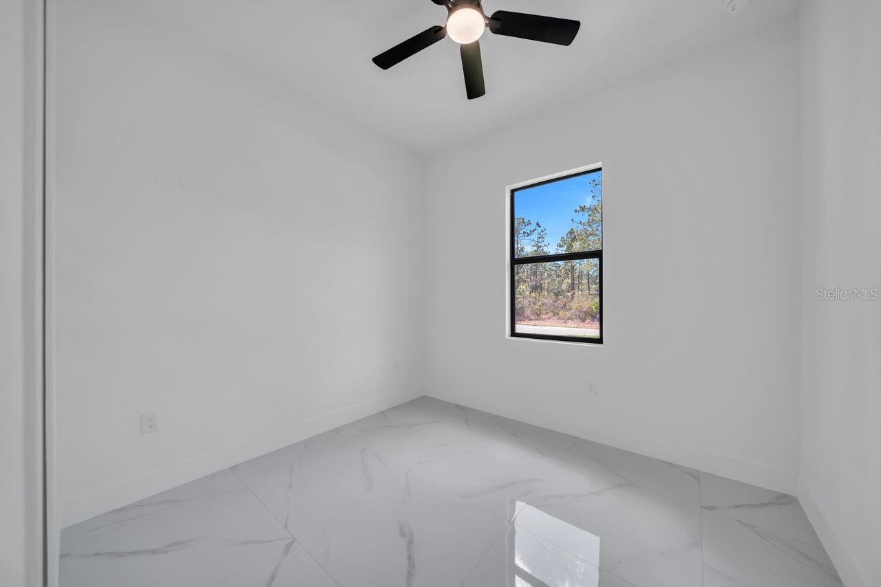 637 SUMMIT AVE S, LEHIGH ACRES, FL — photo 17