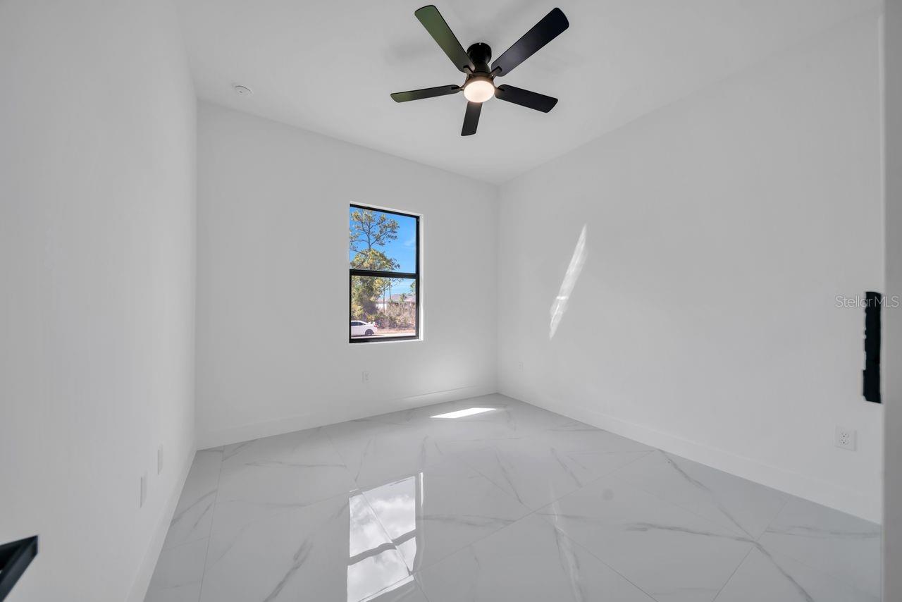 637 SUMMIT AVE S, LEHIGH ACRES, FL — photo 19