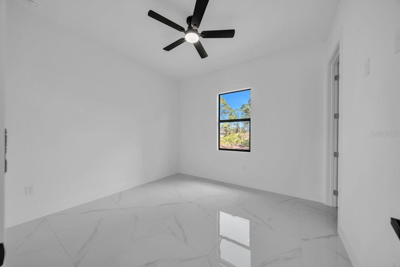 637 SUMMIT AVE S, LEHIGH ACRES, FL — photo 21