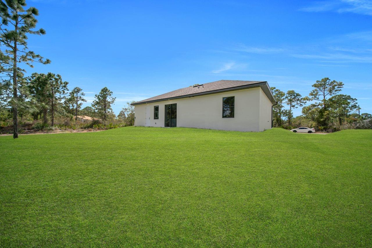 637 SUMMIT AVE S, LEHIGH ACRES, FL — photo 28