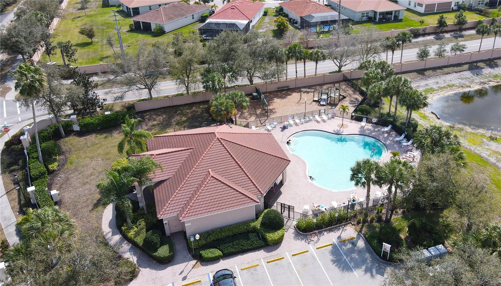 3704 PEBBLE TER, PUNTA GORDA, FL — photo 2