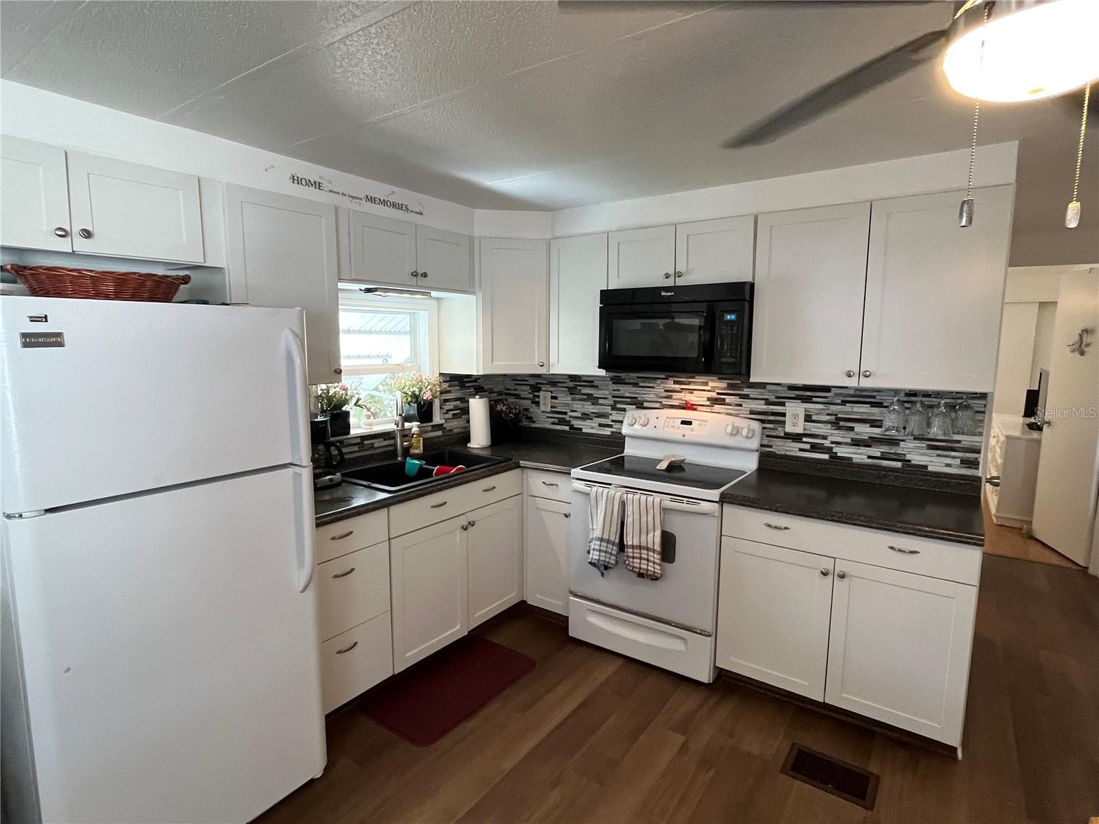 113 ROMA RD, VENICE, FL — photo 17
