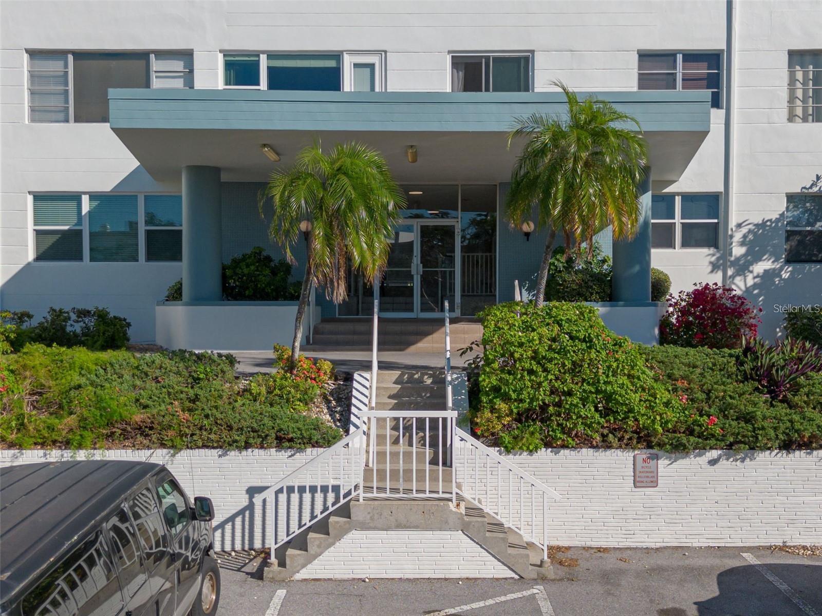 55 HARBOR VIEW LN #301, BELLEAIR BLUFFS, FL