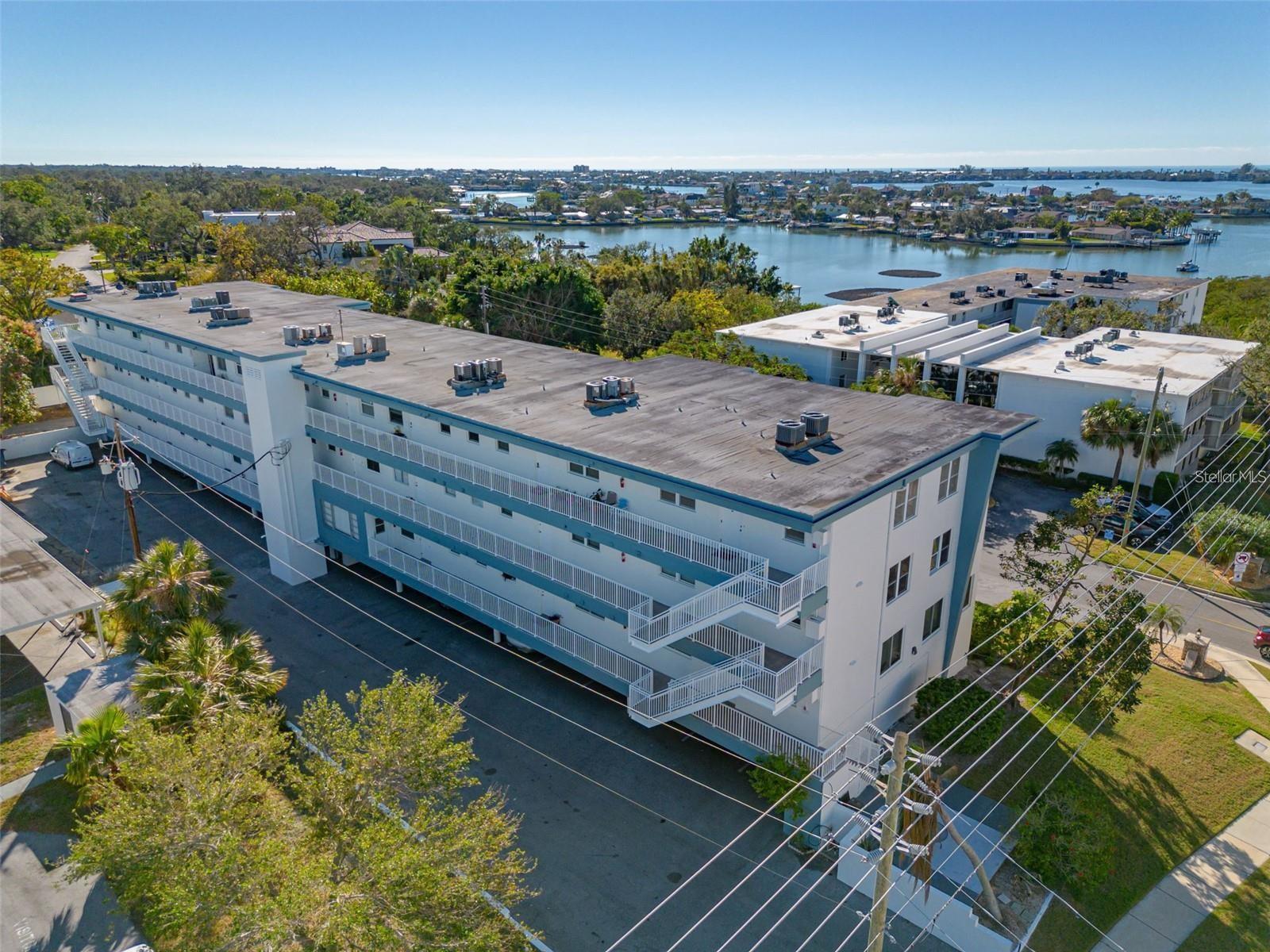 55 HARBOR VIEW LN #301, BELLEAIR BLUFFS, FL — photo 2