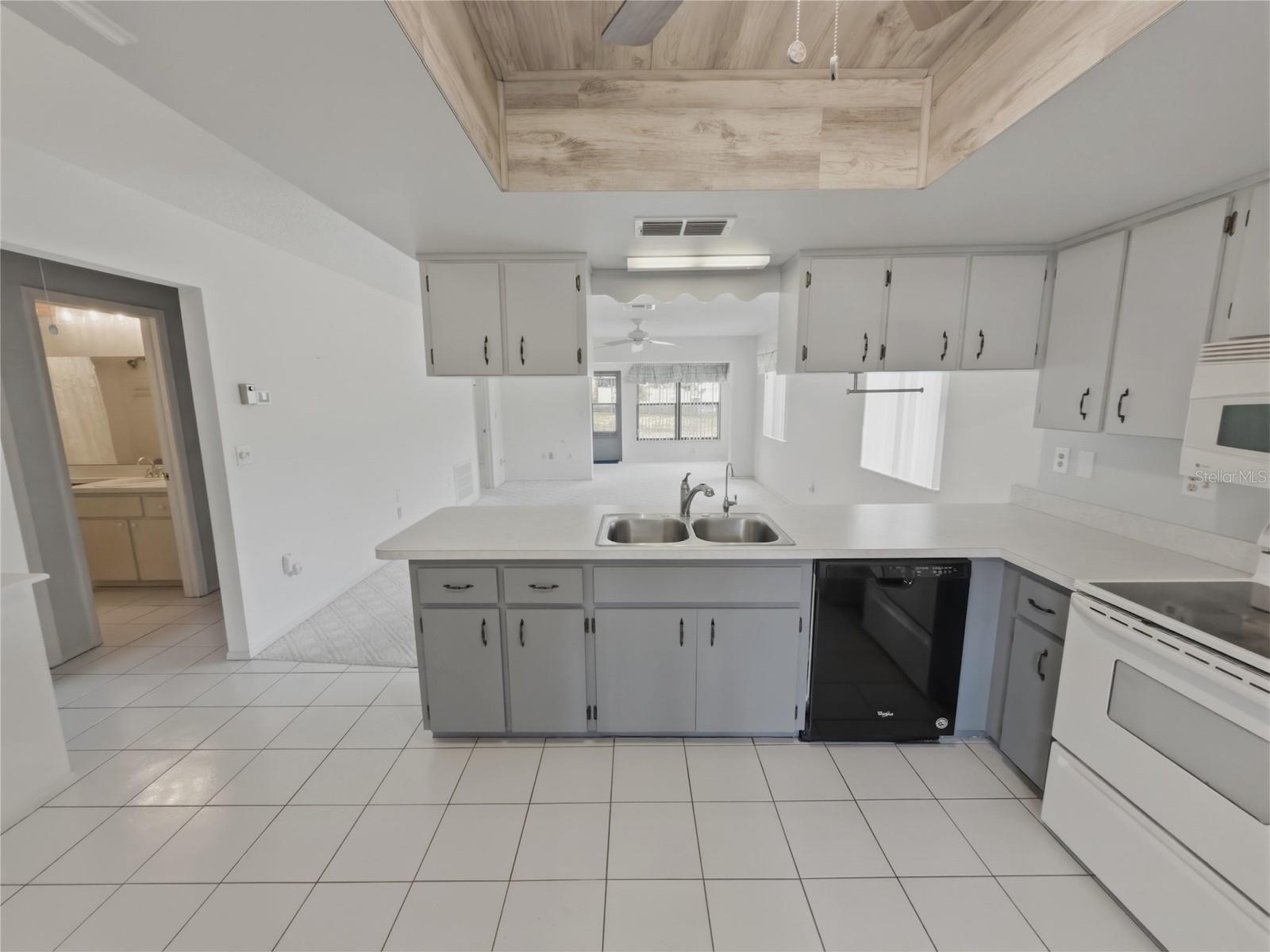 7535 GREYSTONE DR, HUDSON, FL — photo 8