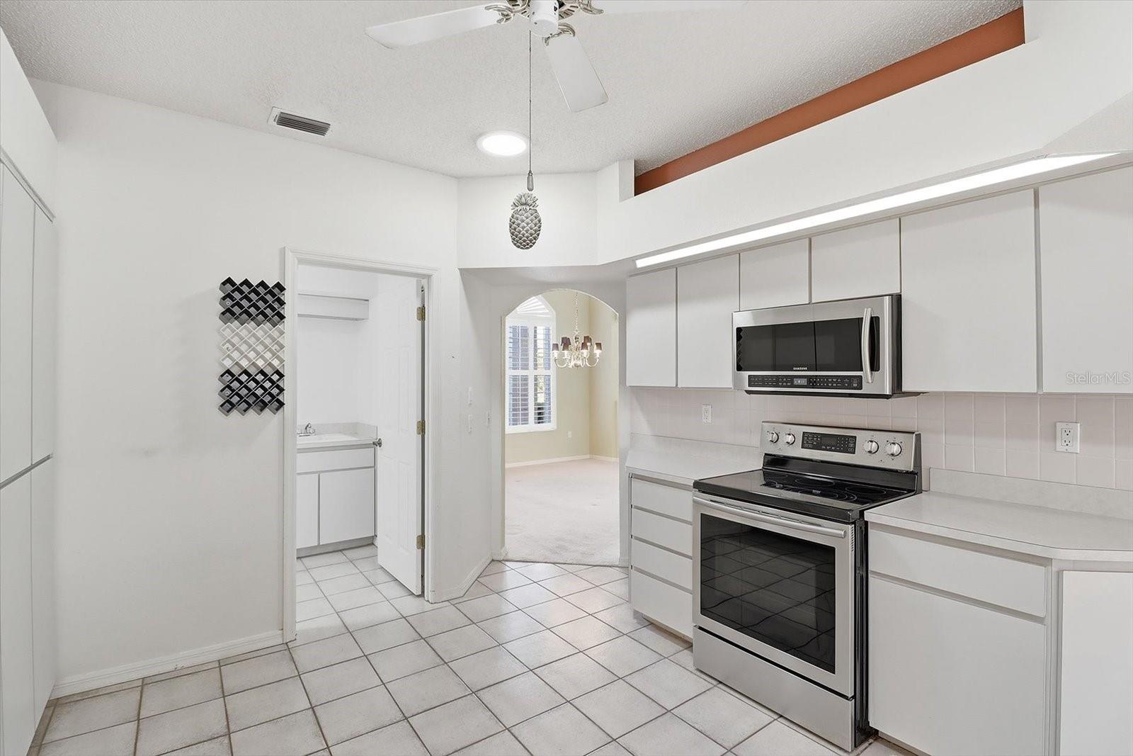 9240 BUTLER BLVD, WEEKI WACHEE, FL — photo 20