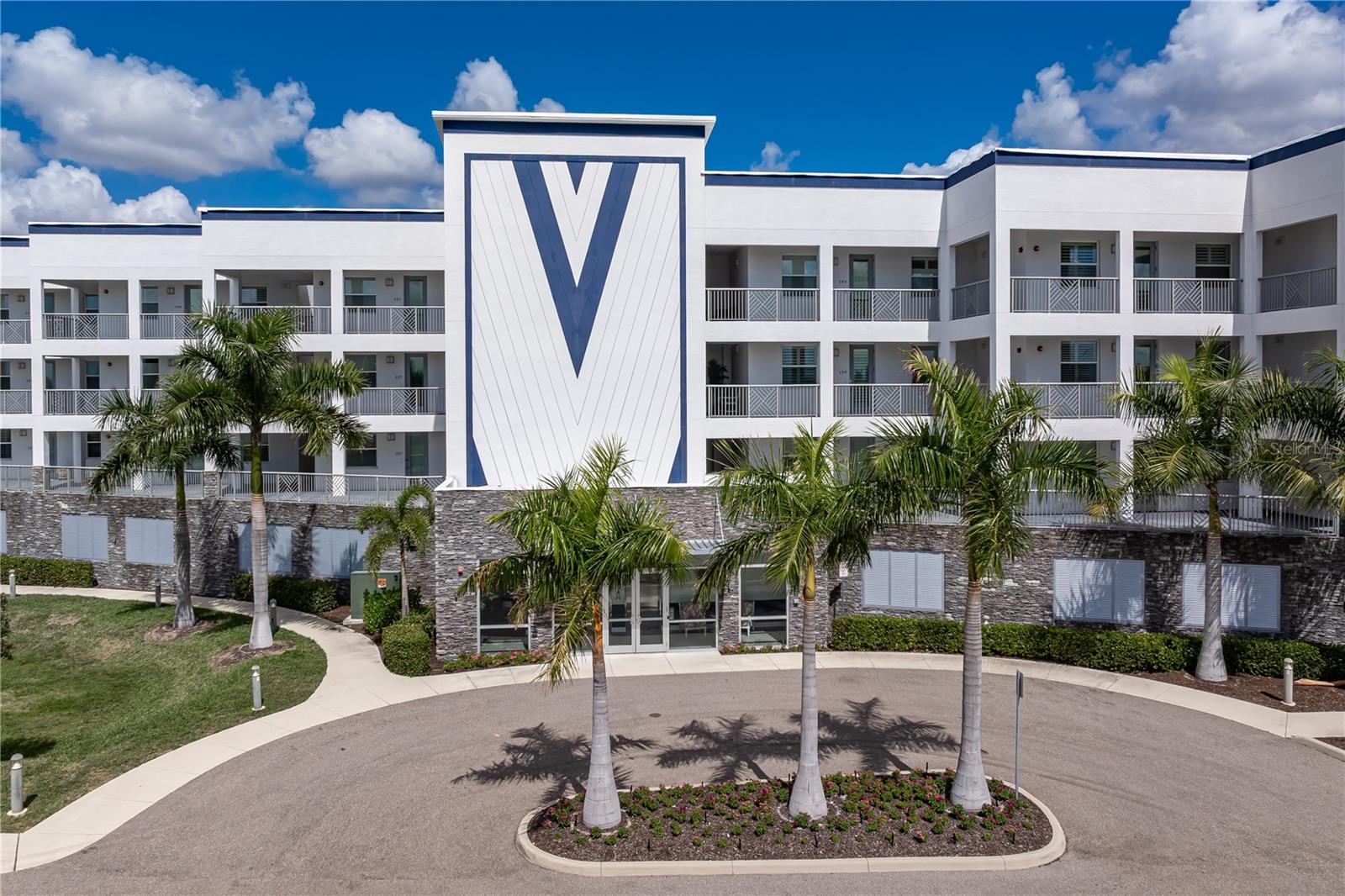 1425 PARK BEACH CIR #132, PUNTA GORDA, FL — photo 2