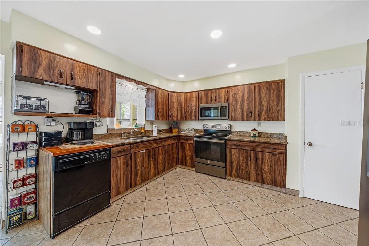 650 E WACKER ST, HERNANDO, FL — photo 7