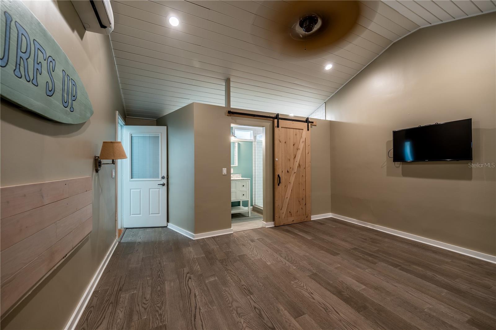115 124TH AVE W, TREASURE ISLAND, FL — photo 7