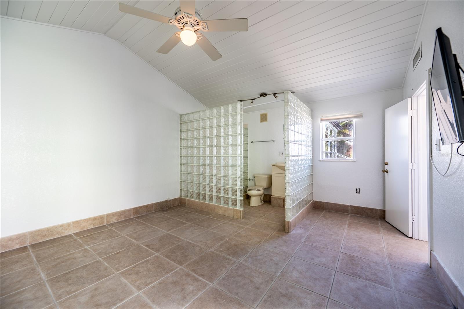 115 124TH AVE W, TREASURE ISLAND, FL — photo 25