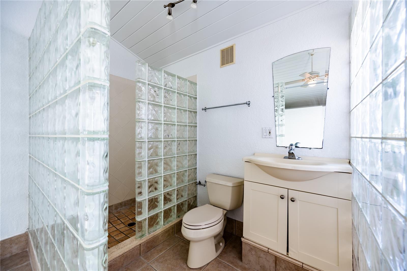 115 124TH AVE W, TREASURE ISLAND, FL — photo 26