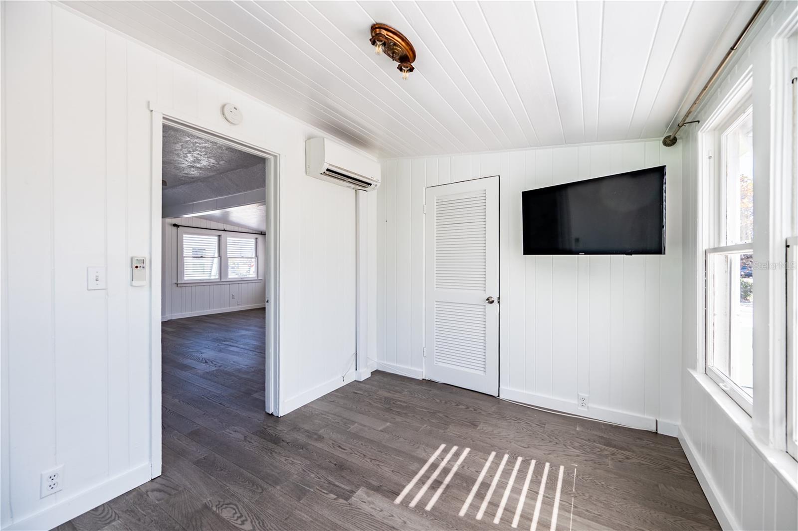115 124TH AVE W, TREASURE ISLAND, FL — photo 27