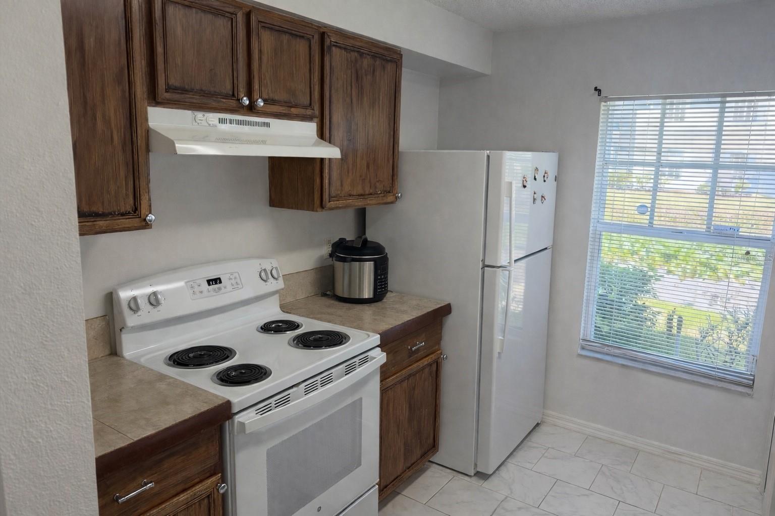 7135 WATERSIDE DR, TAMPA, FL — photo 3