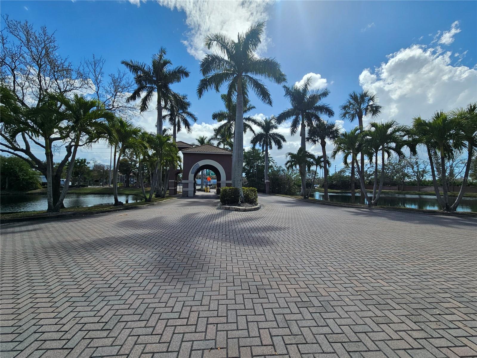 10265 GANDY BLVD N #1701, ST PETERSBURG, FL — photo 54