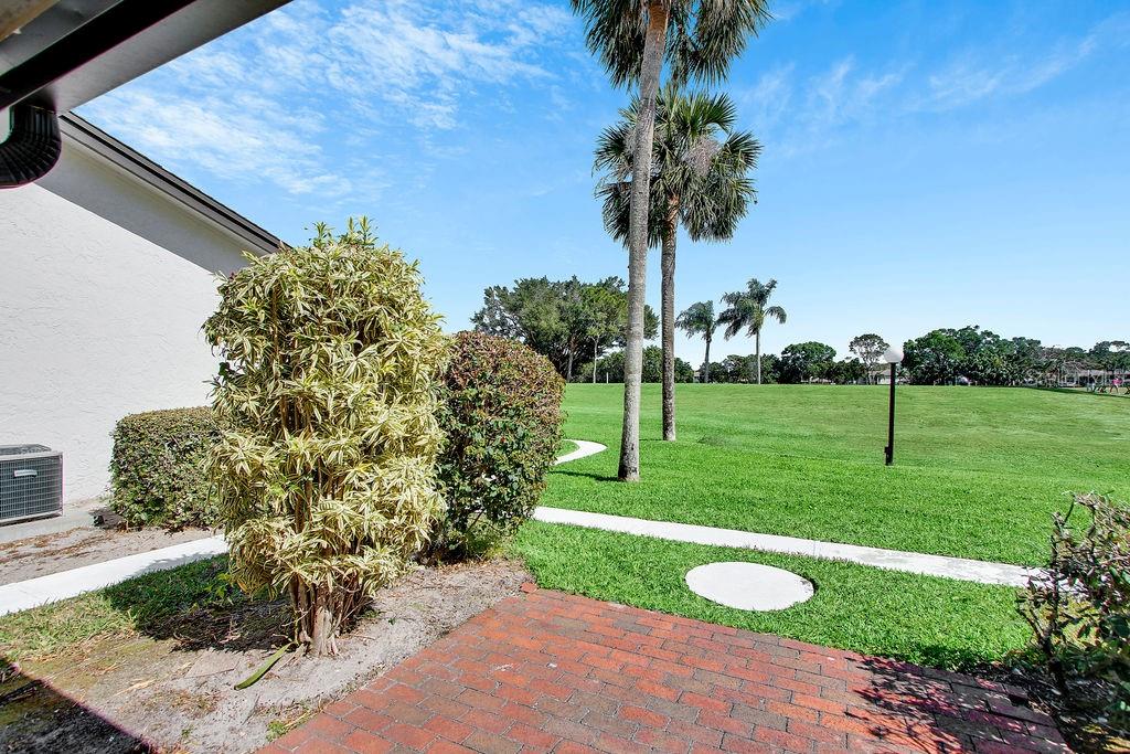 3507 LONGMEADOW #4, SARASOTA, FL — photo 5