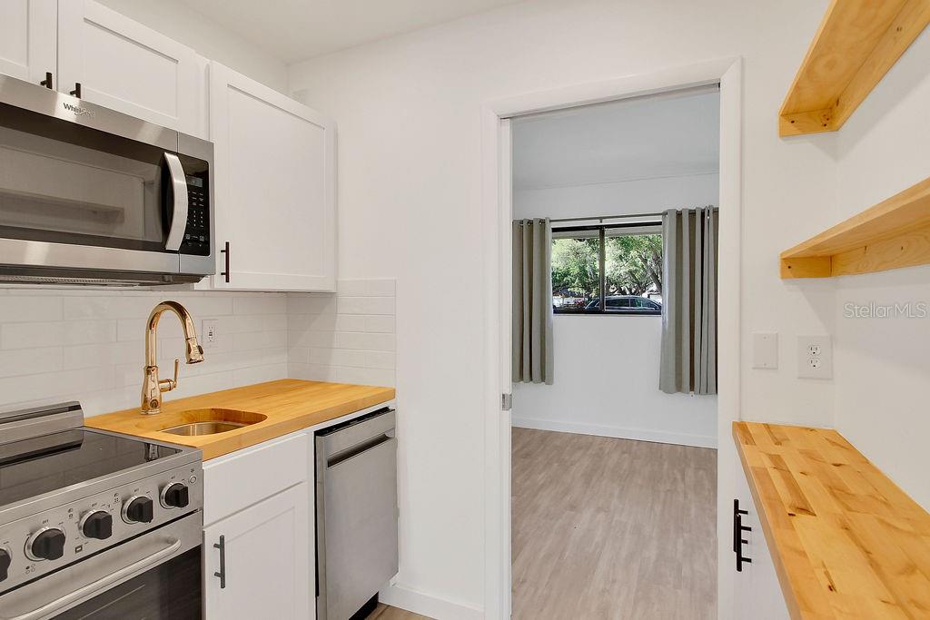 3507 LONGMEADOW #4, SARASOTA, FL — photo 9