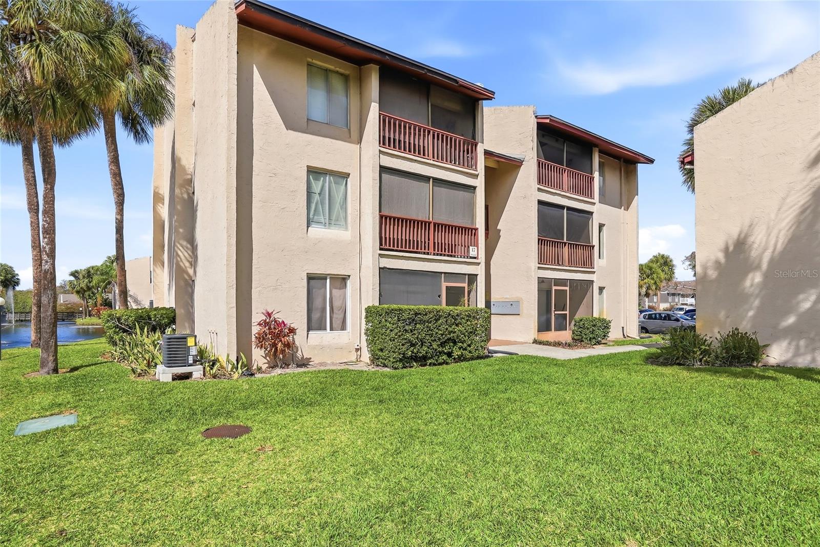 8602 CHAMPLAIN CT #90, TAMPA, FL