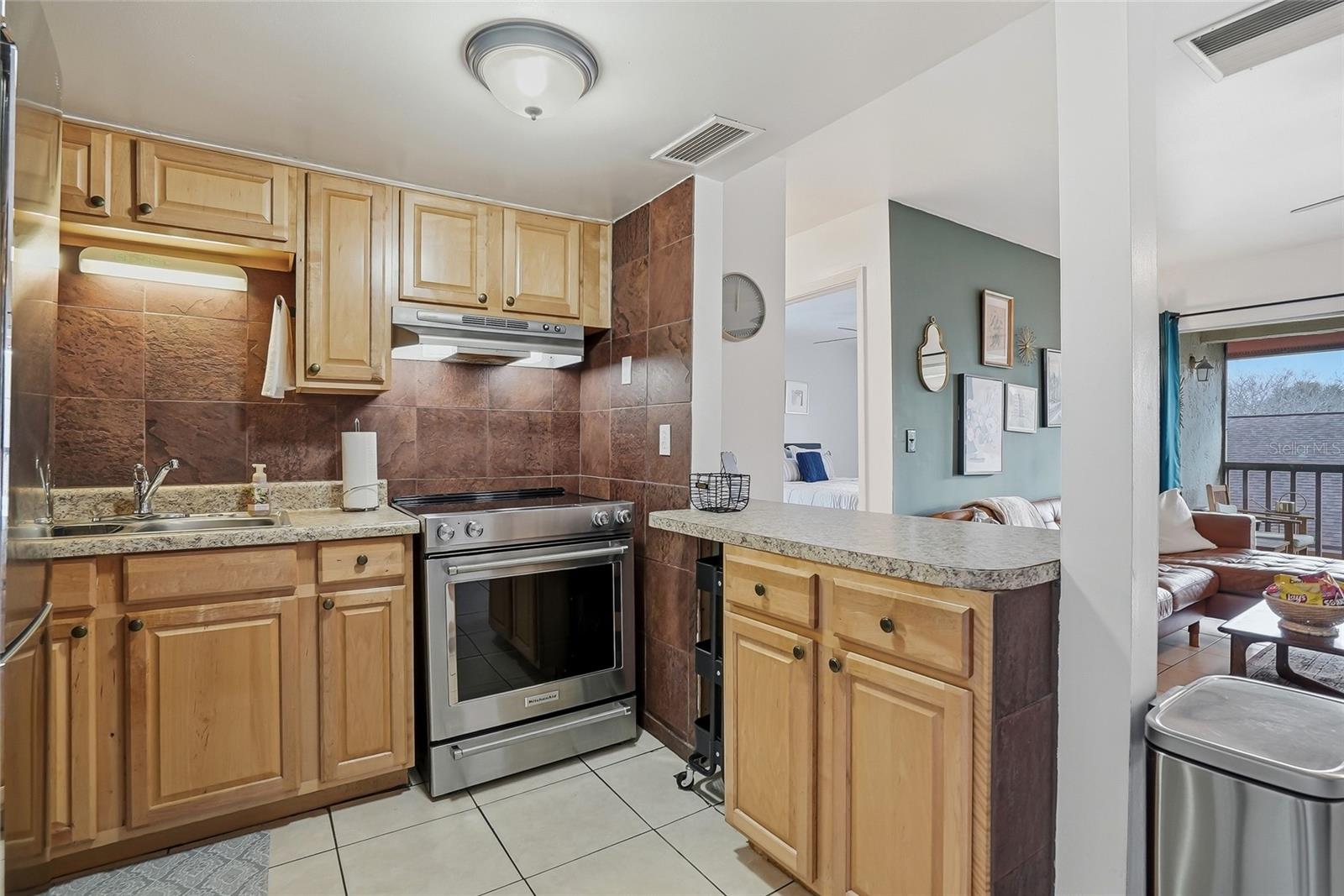8602 CHAMPLAIN CT #90, TAMPA, FL — photo 5