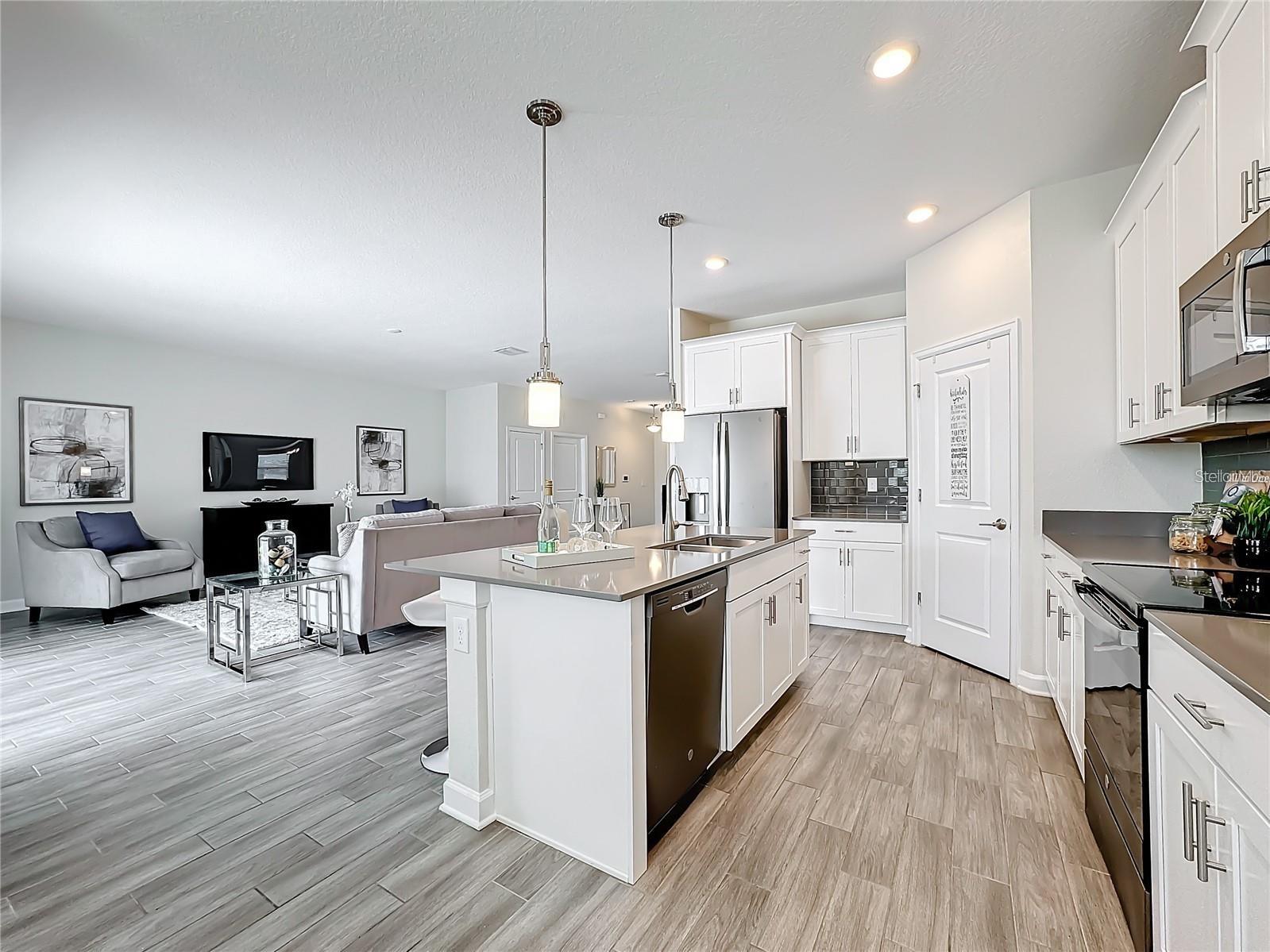 8886 FALLEN OAK DR, DAVENPORT, FL — photo 16