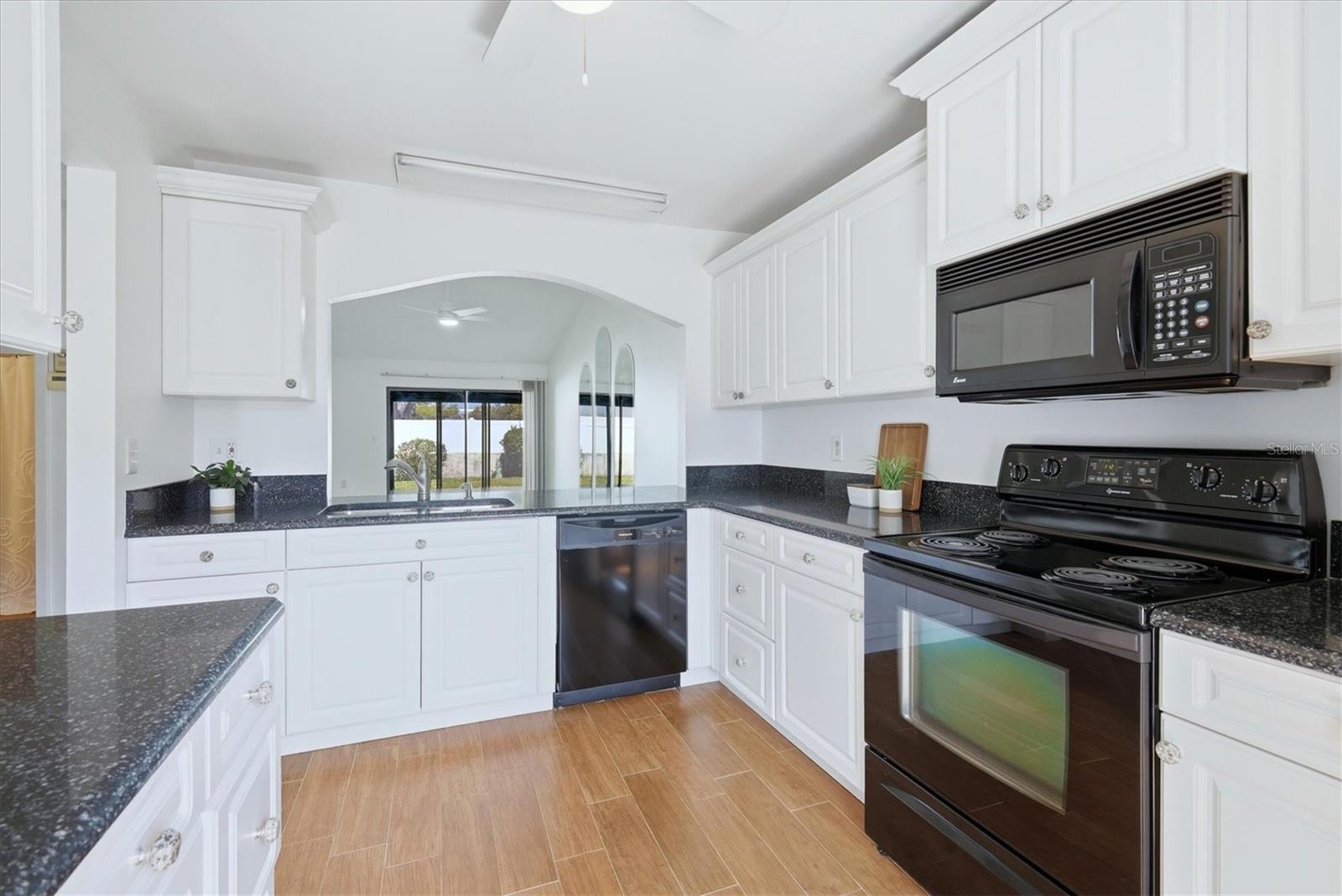 2721 60TH AVENUE DR W #B, BRADENTON, FL — photo 14