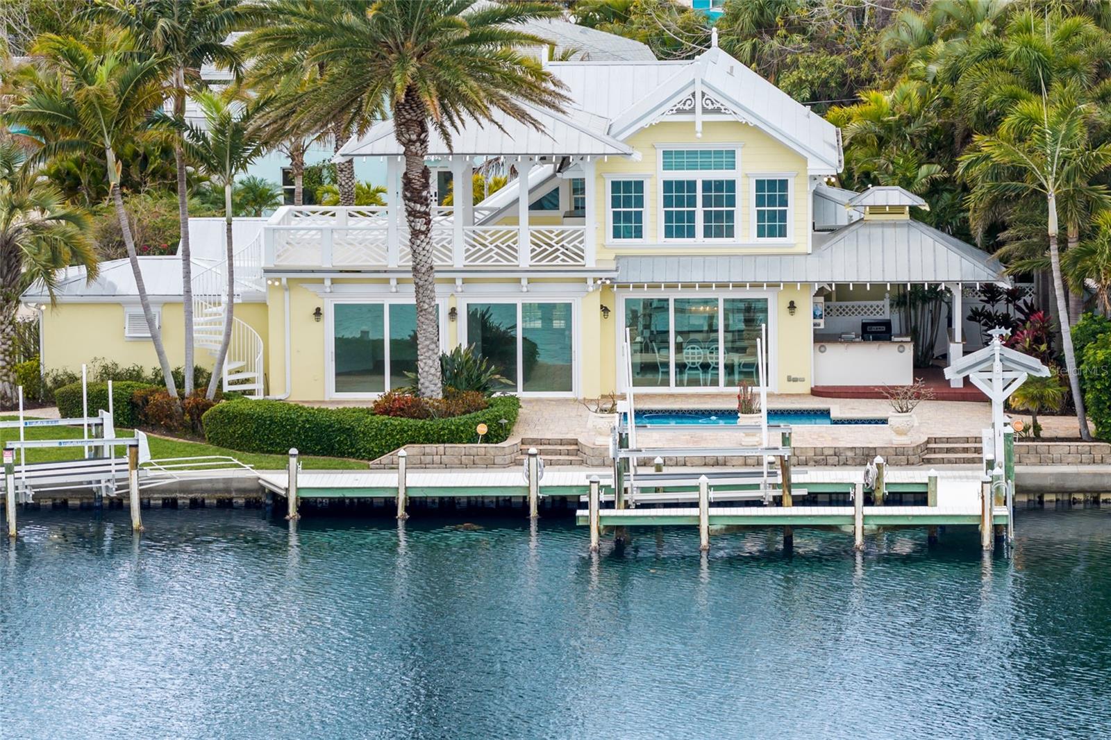 8321 MARINA DR, HOLMES BEACH, FL