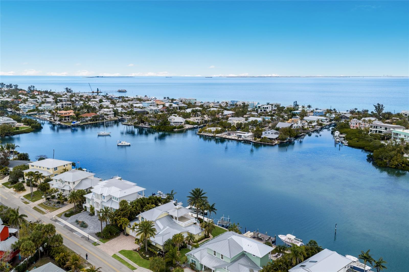 8321 MARINA DR, HOLMES BEACH, FL — photo 10