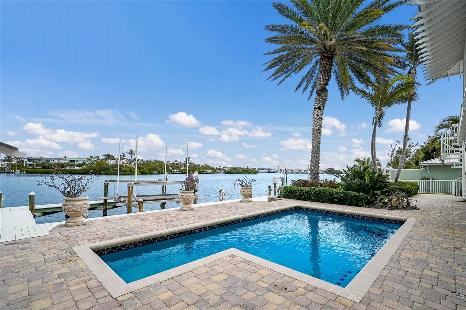 8321 MARINA DR, HOLMES BEACH, FL — photo 59