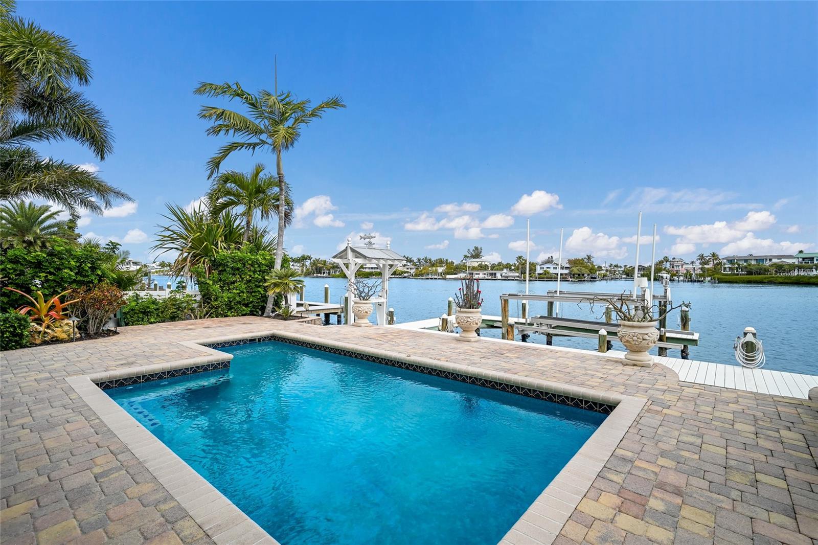 8321 MARINA DR, HOLMES BEACH, FL — photo 60