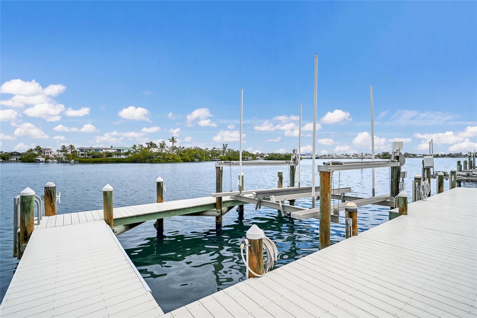 8321 MARINA DR, HOLMES BEACH, FL — photo 65