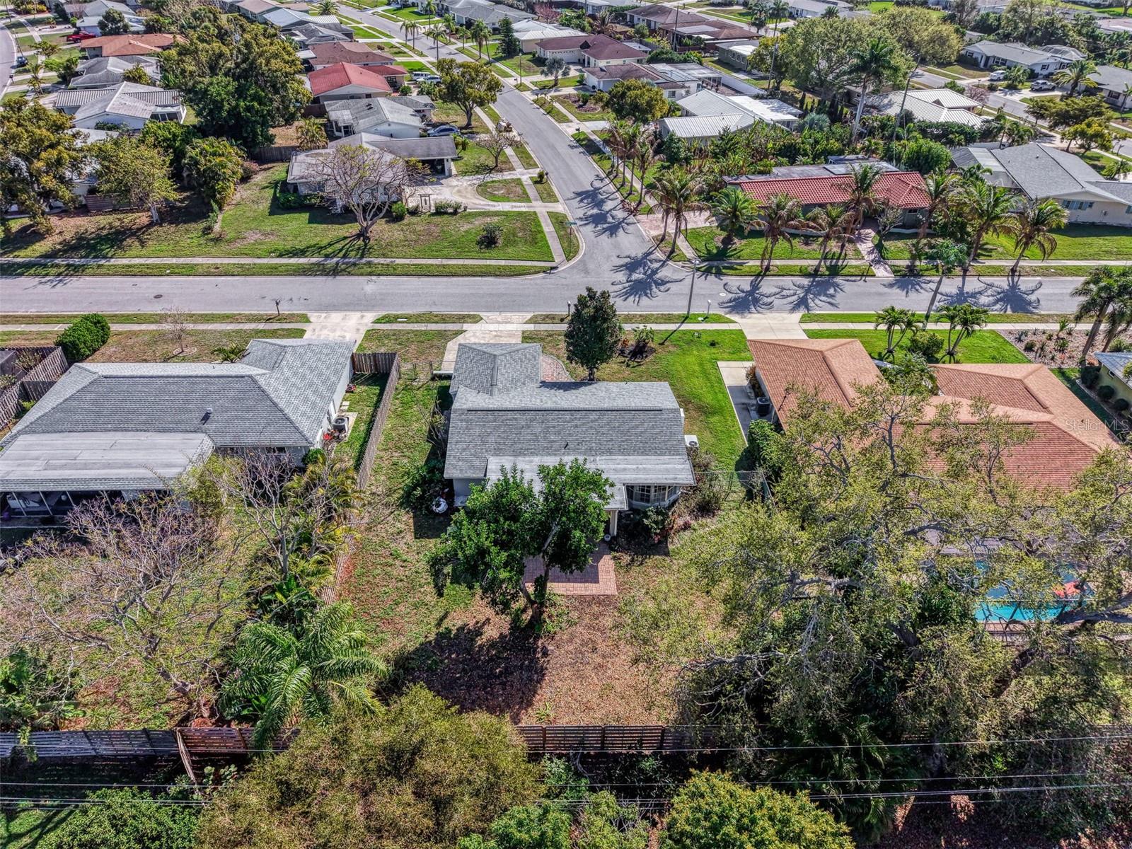 6742 BOWLINE DR, SARASOTA, FL — photo 41