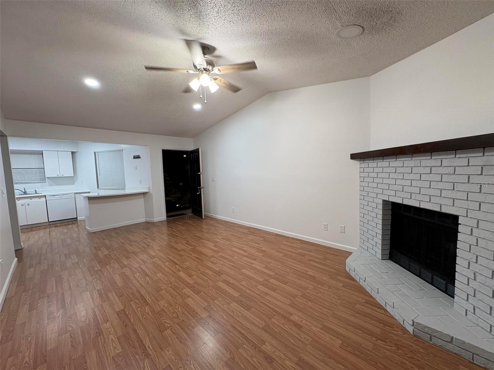 1724 FOXHALL CIR #1724, KISSIMMEE, FL — photo 3