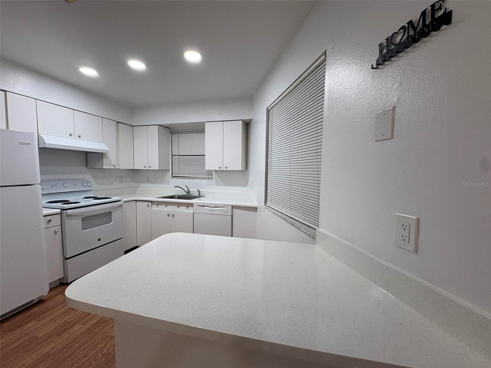 1724 FOXHALL CIR #1724, KISSIMMEE, FL — photo 4