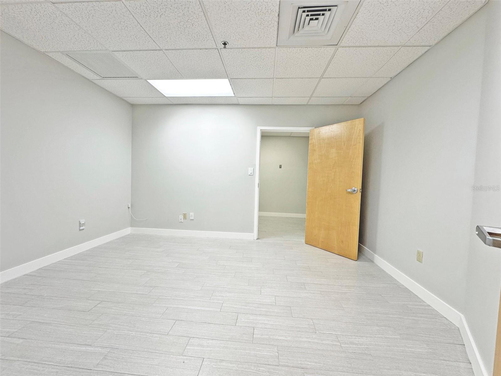 7802 KINGSPOINTE PKWY #210, ORLANDO, FL — photo 7