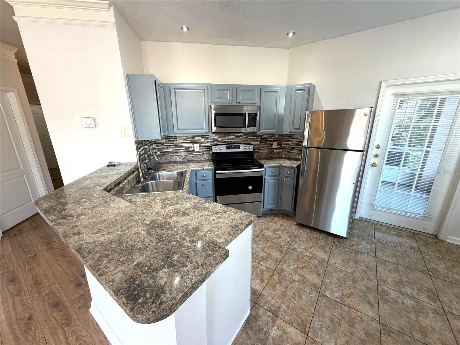 18022 VILLA CREEK DR #18022, TAMPA, FL — photo 6