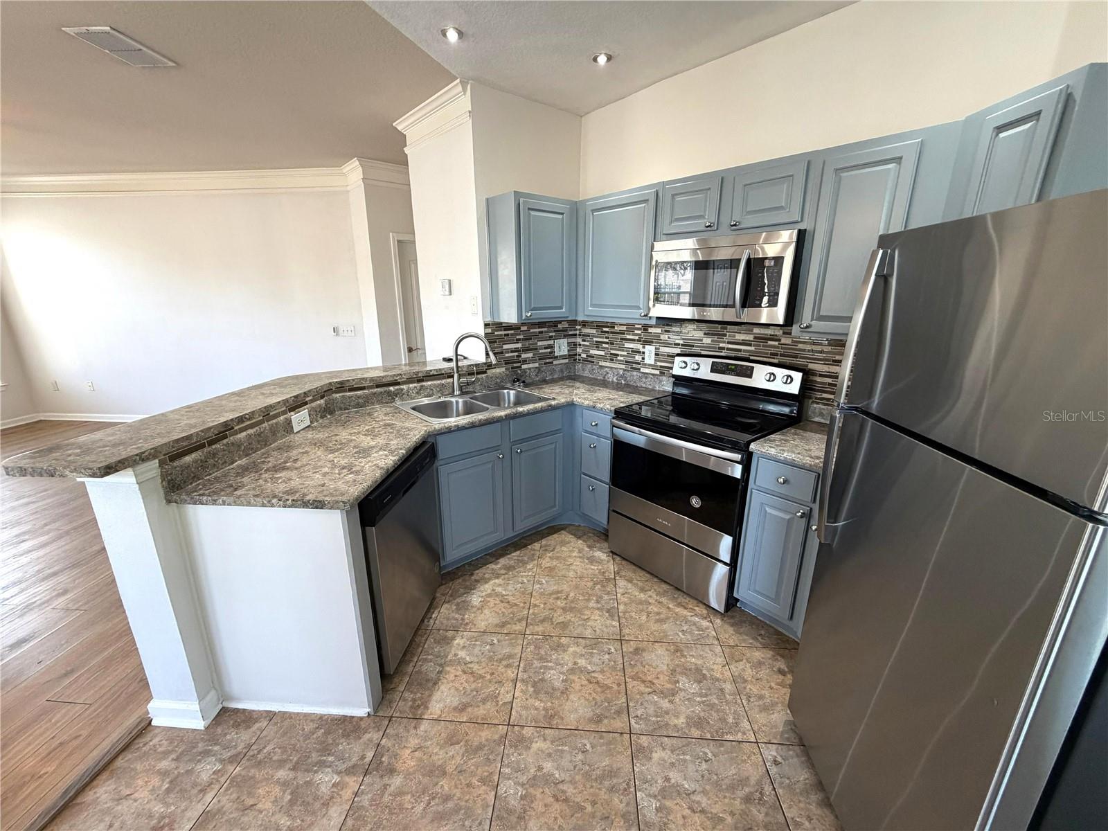 18022 VILLA CREEK DR #18022, TAMPA, FL — photo 7