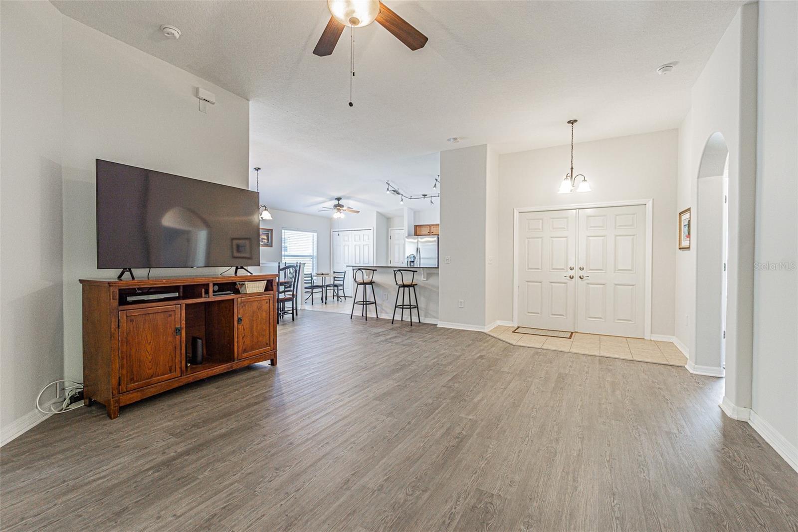 9608 ROLLING CIR, SAN ANTONIO, FL — photo 18
