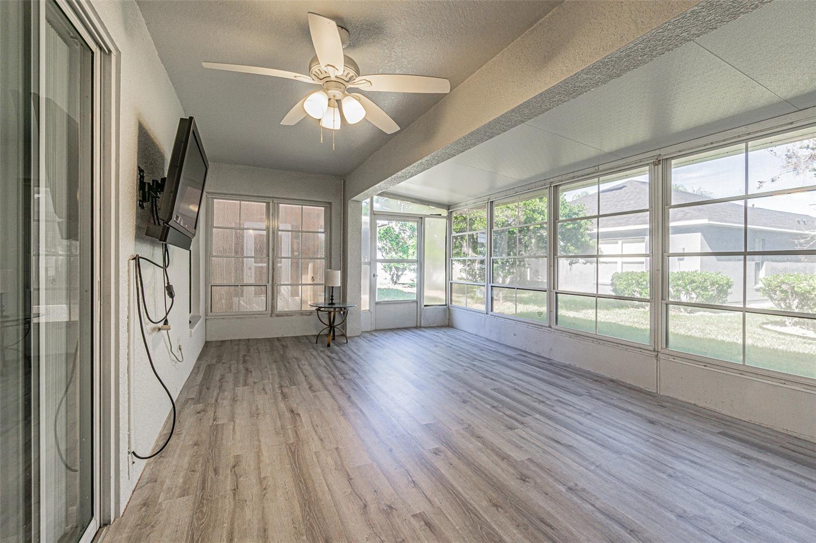 9608 ROLLING CIR, SAN ANTONIO, FL — photo 20