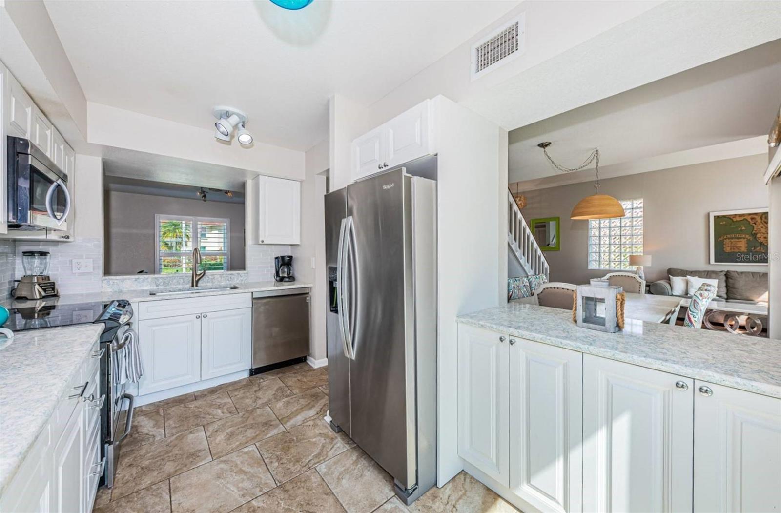 6107 MIRADA CIR, ST PETERSBURG, FL — photo 7