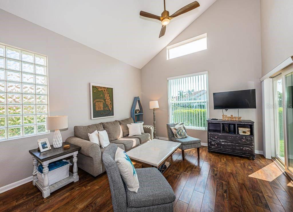 6107 MIRADA CIR, ST PETERSBURG, FL — photo 8