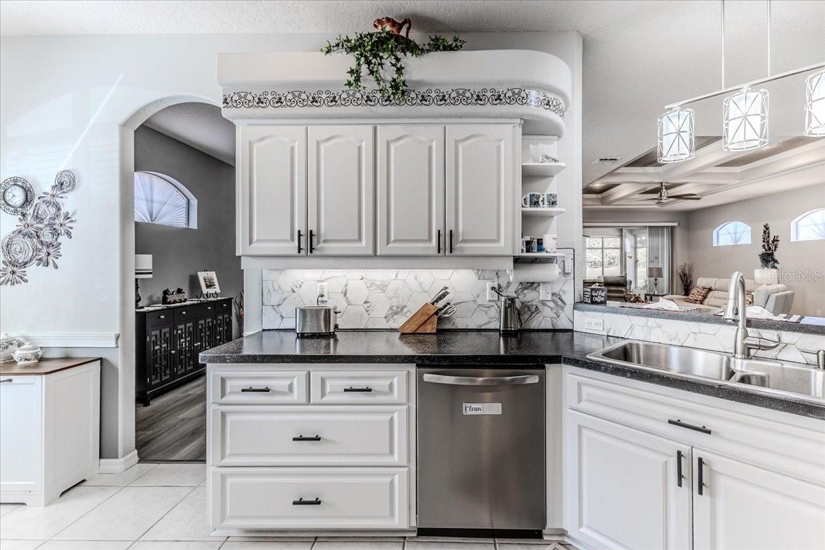 5459 LEGEND HILLS LN, SPRING HILL, FL — photo 20