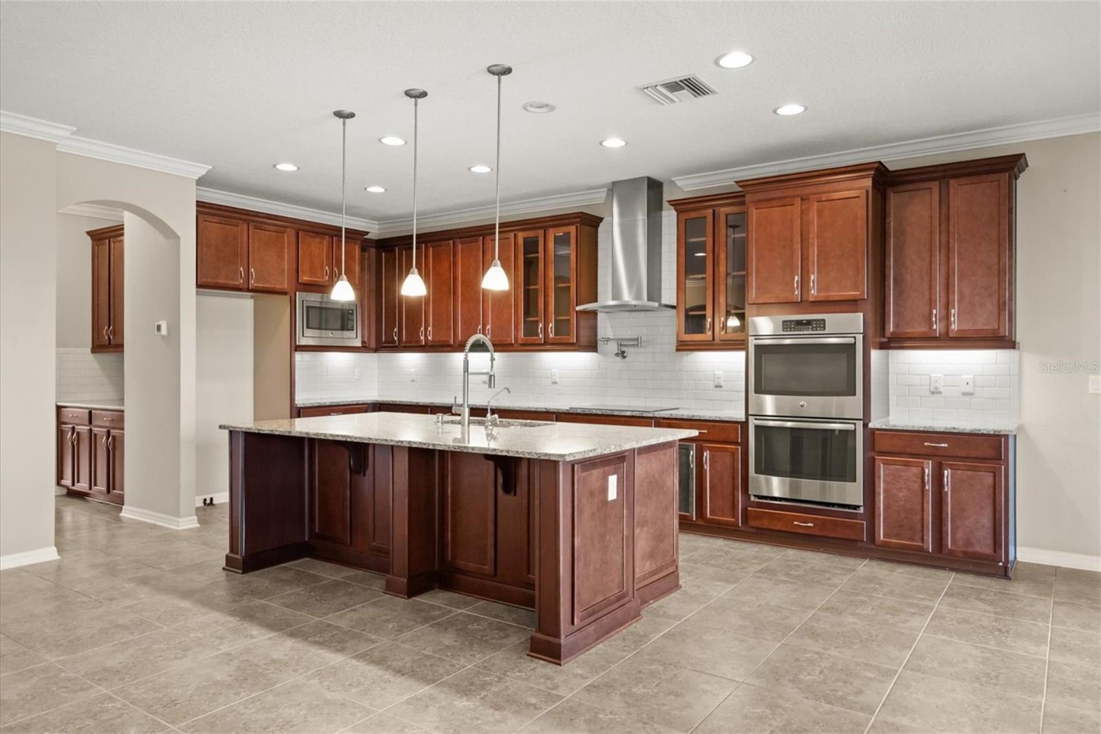 1831 VIA LAGO DR, LAKELAND, FL — photo 4