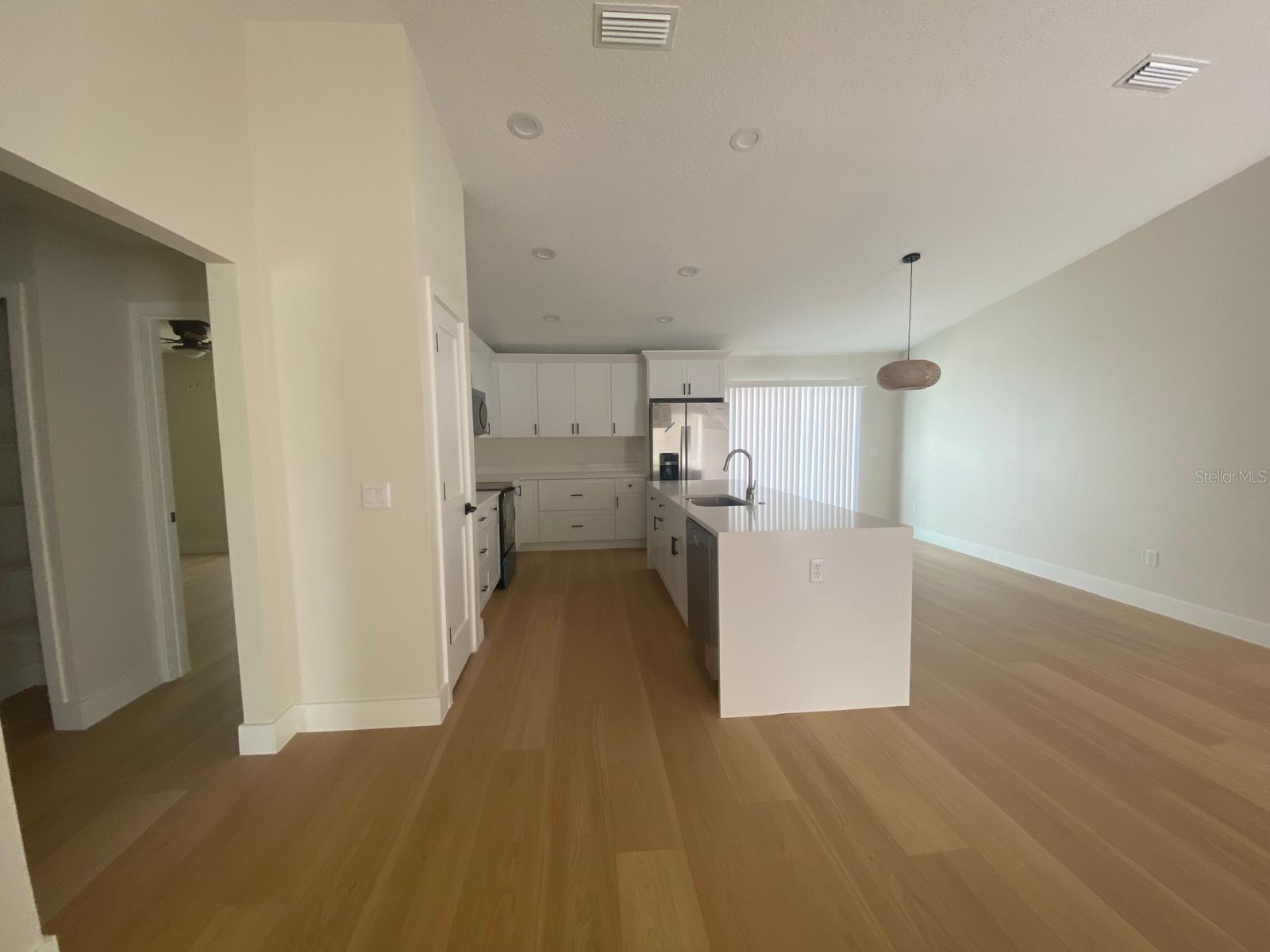 895 S CEDAR AVE, ORANGE CITY, FL — photo 4