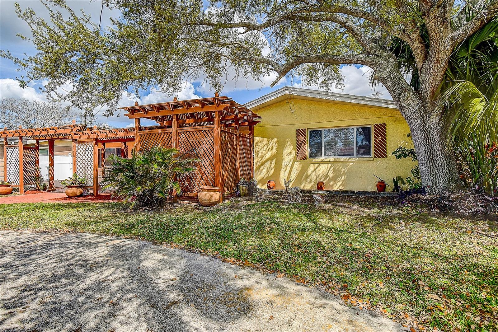 13706 BRITTON DR, HUDSON, FL — photo 2