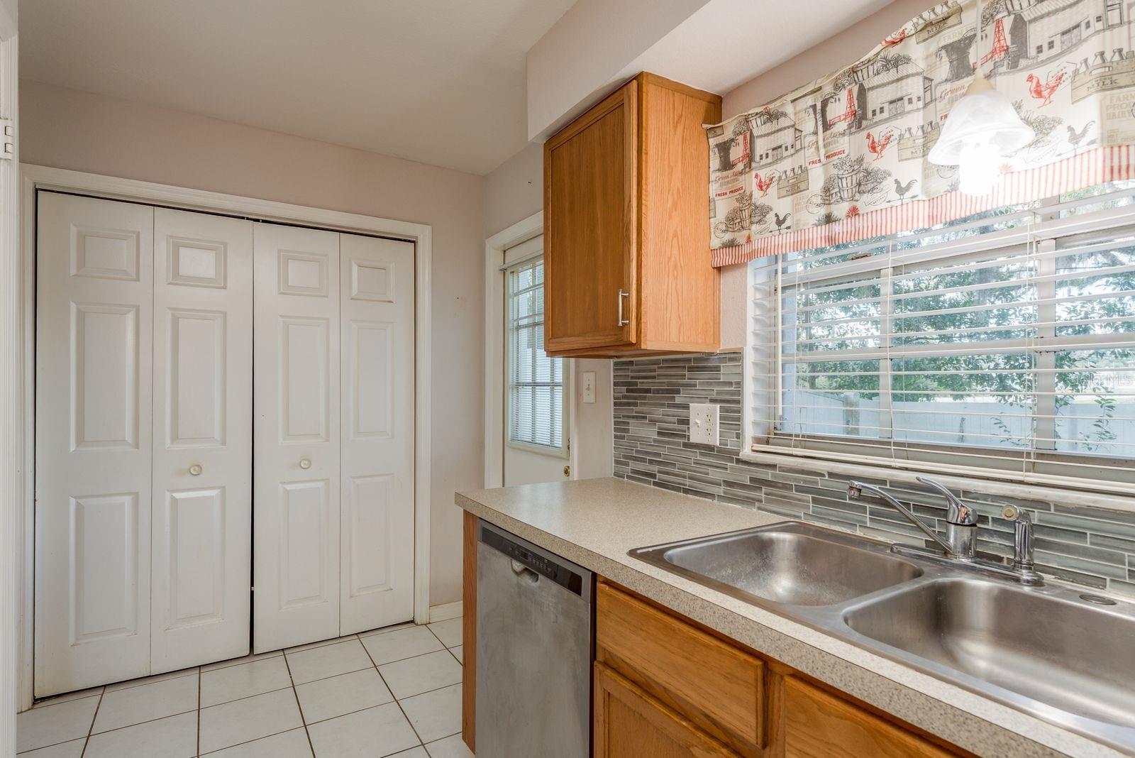 37236 EMBASSY PARK LN #1, DADE CITY, FL — photo 16