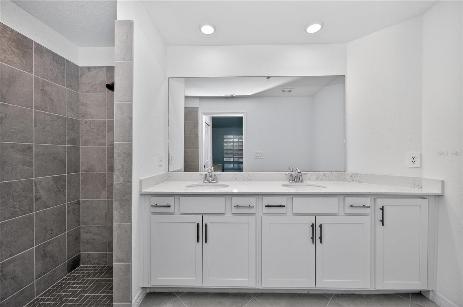 12520 GALAPAGOS CT #105, VENICE, FL — photo 27
