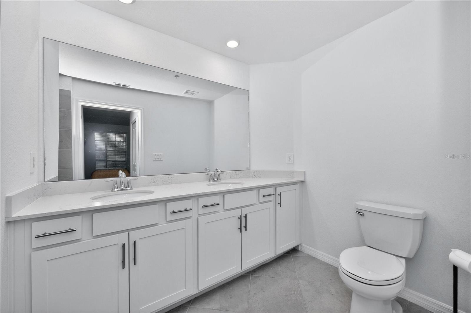 12520 GALAPAGOS CT #105, VENICE, FL — photo 28